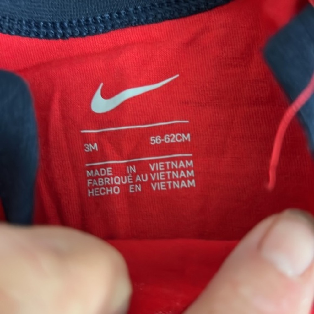 Nike - Picture 7 of 7